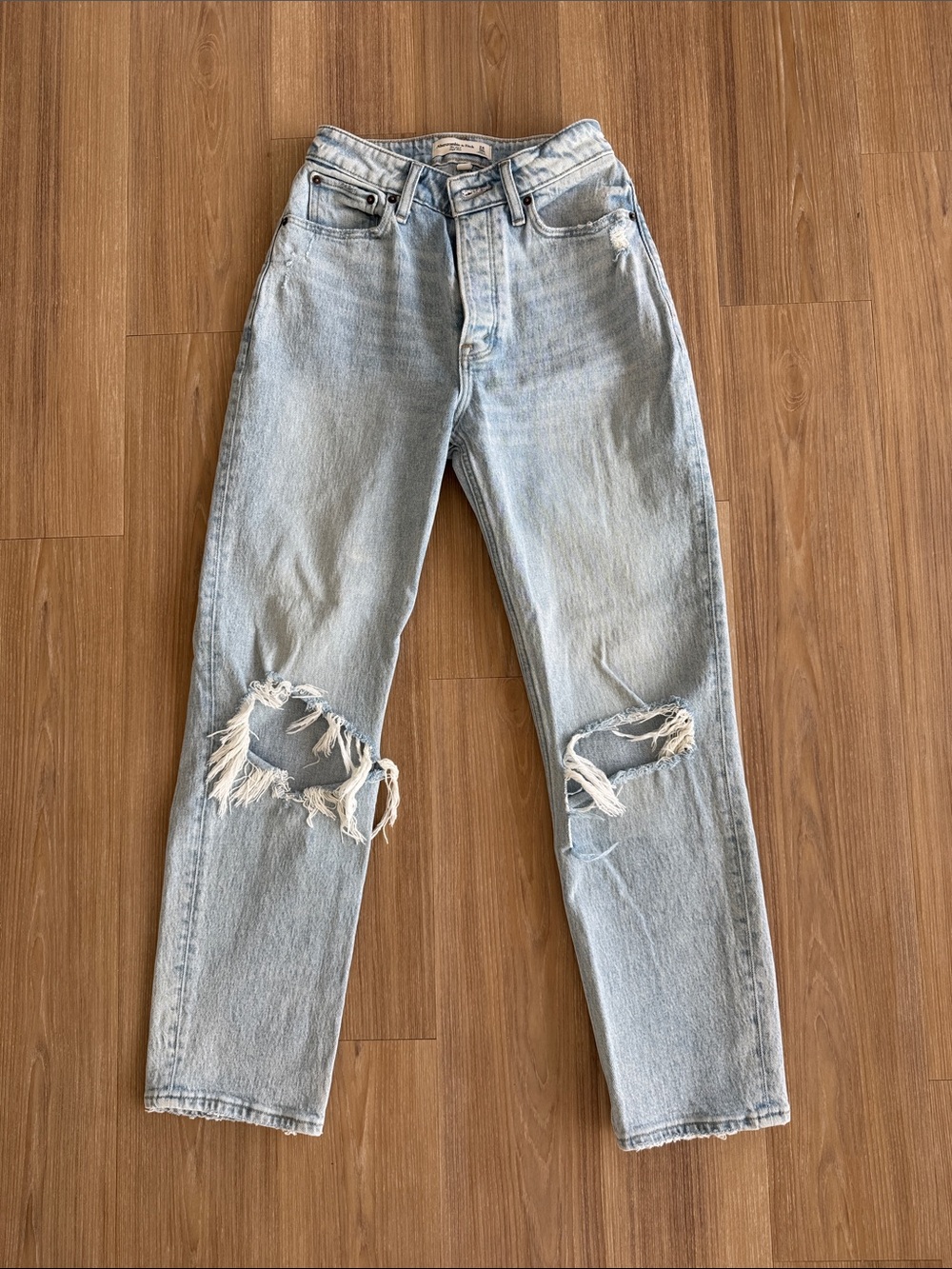 Abercrombie & Fitch Women’s The Dad High Rise Jean
